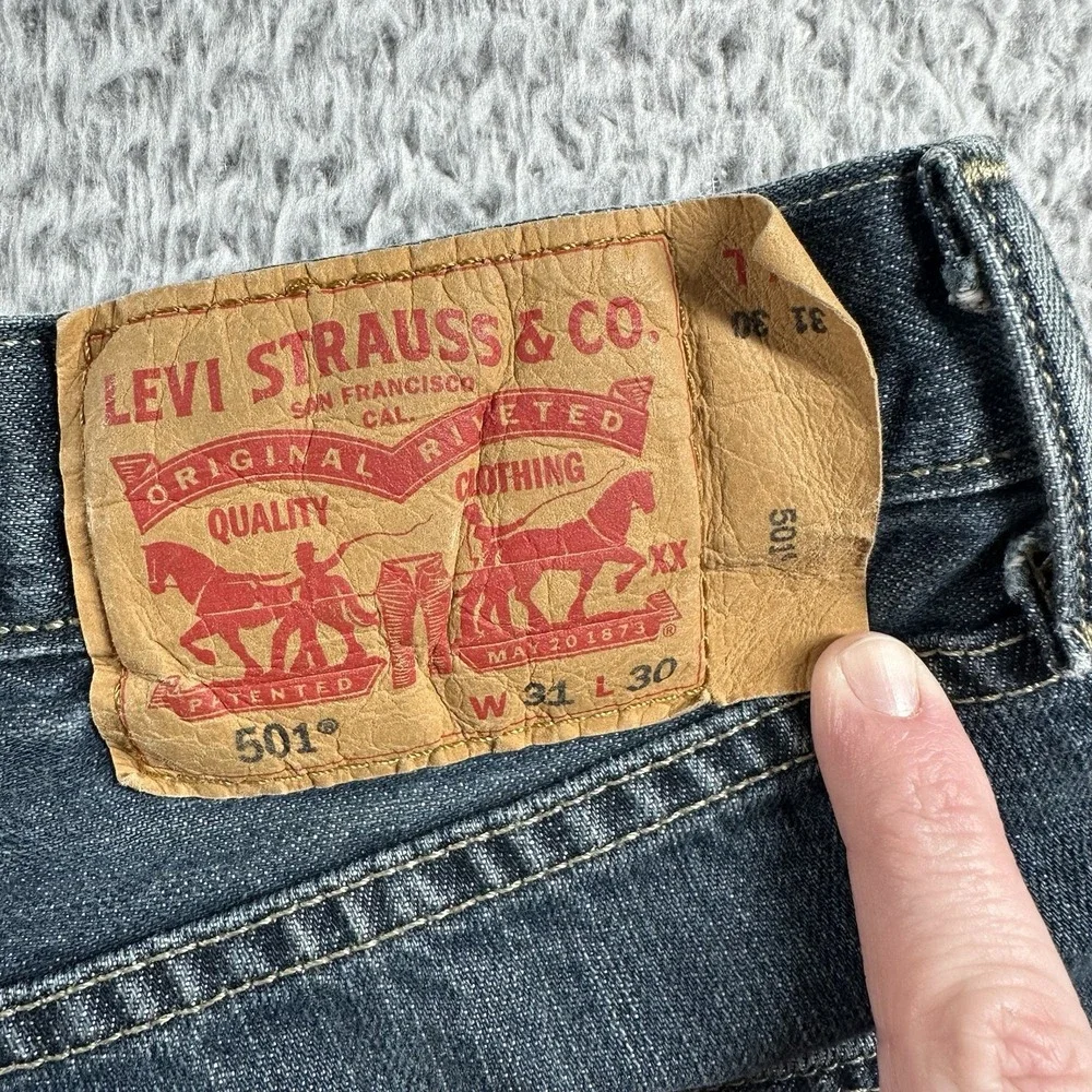Levi Jeans Mens 31x30‎ (Actual 28x25.6) 501 Original Natural Distress Faded